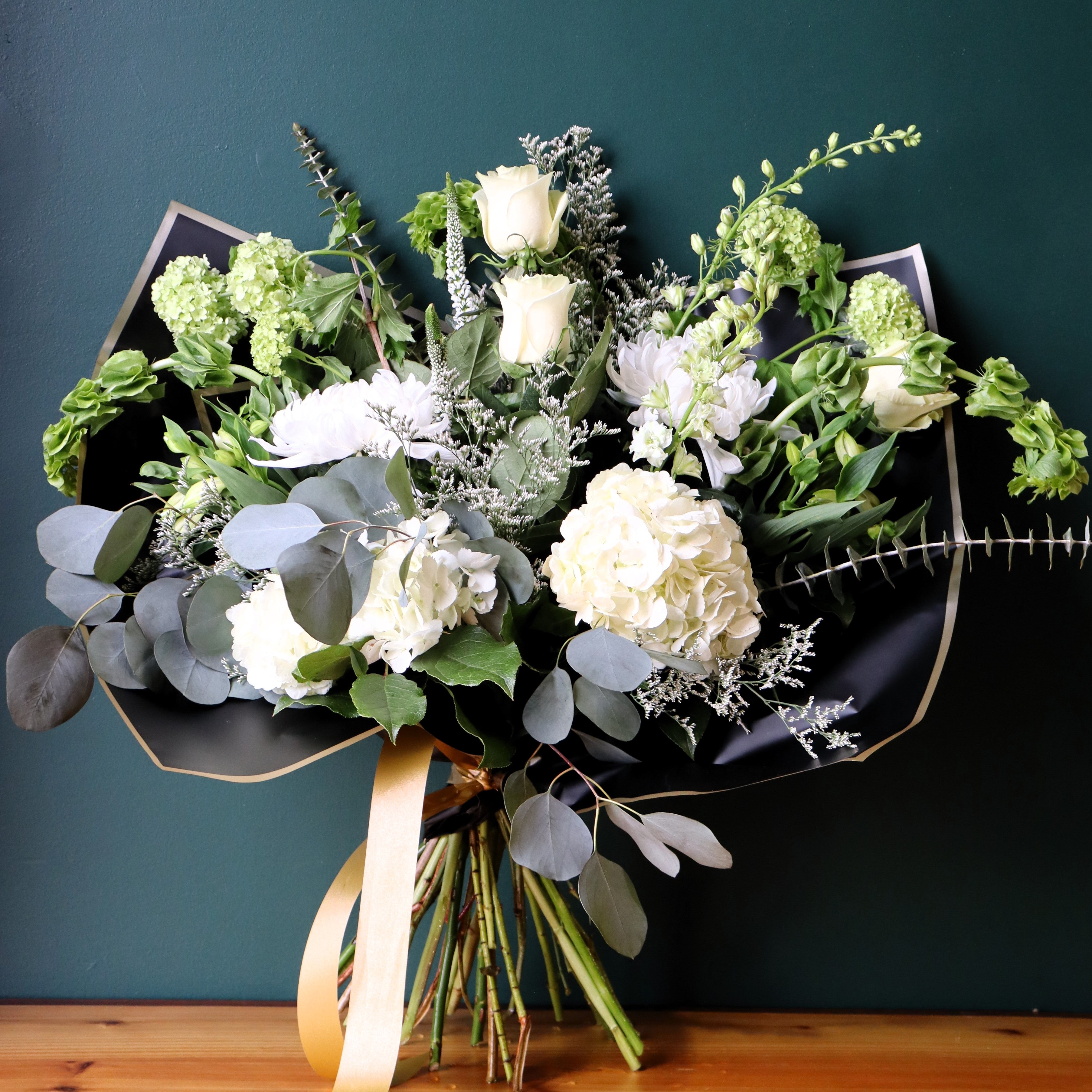 Blanc Elegance Bouquet