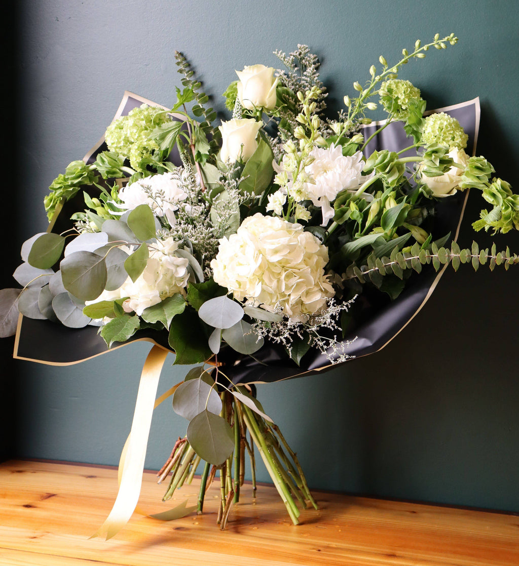 Blanc Elegance Bouquet