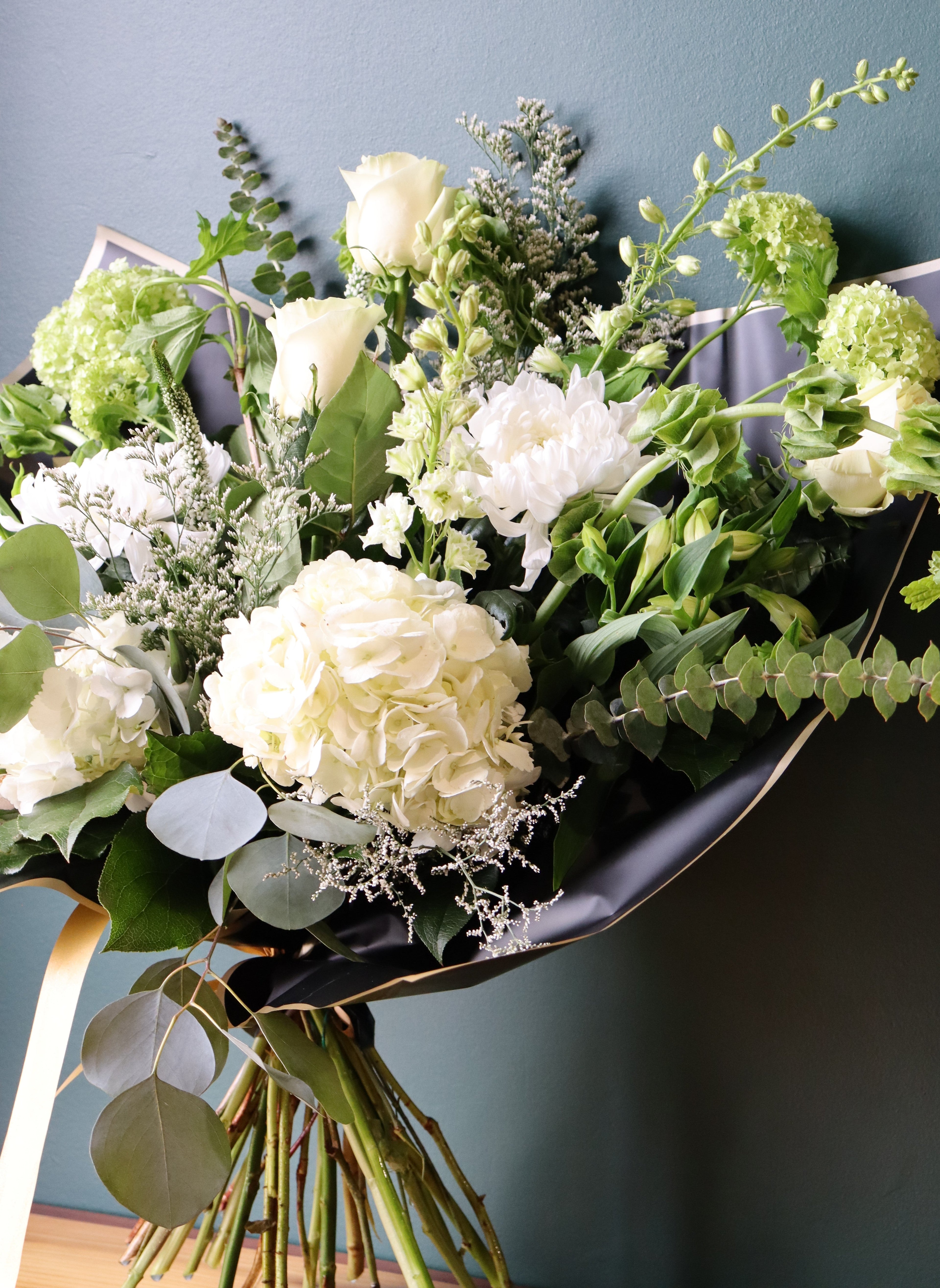 Blanc Elegance Bouquet