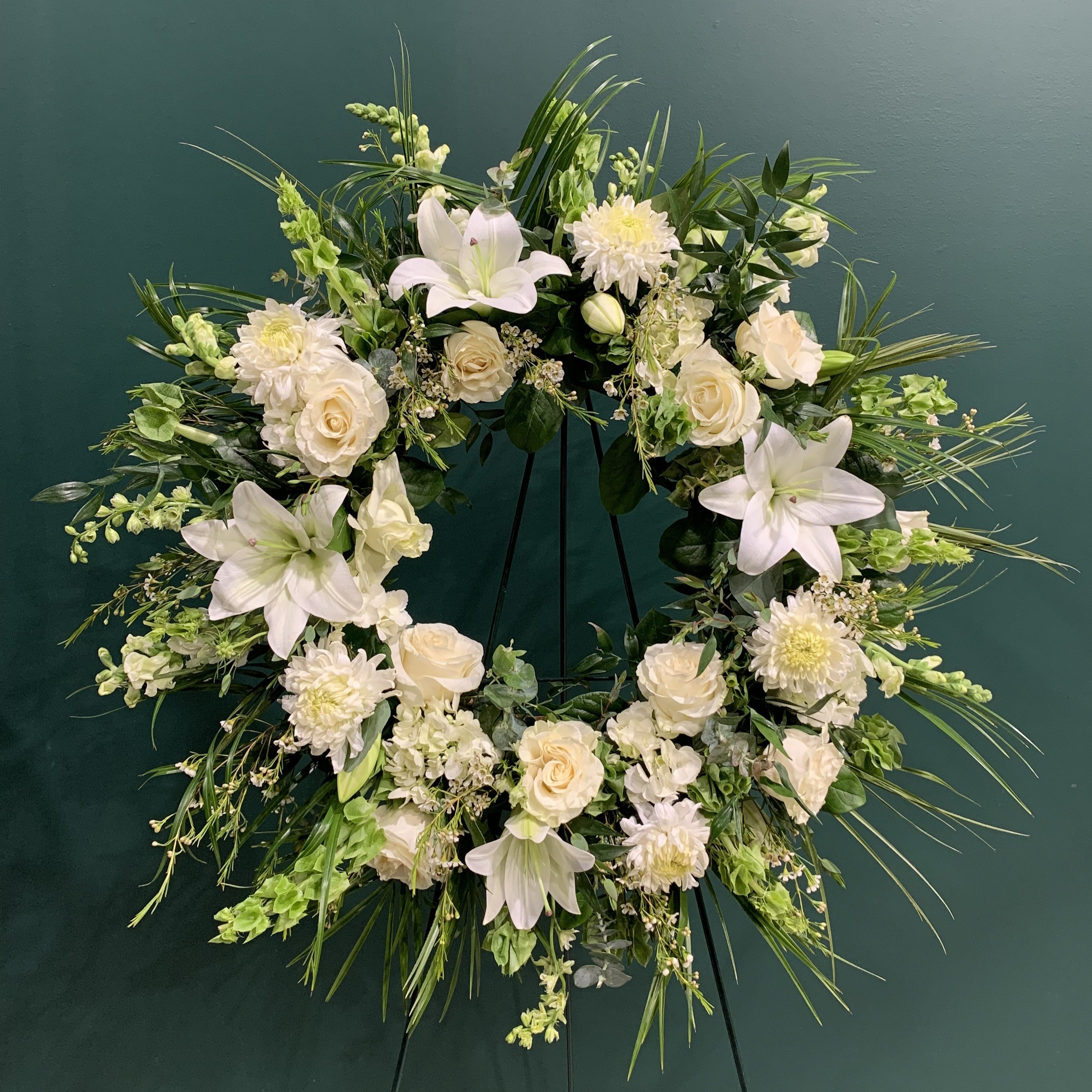 Peaceful Tribute Wreath - 24"